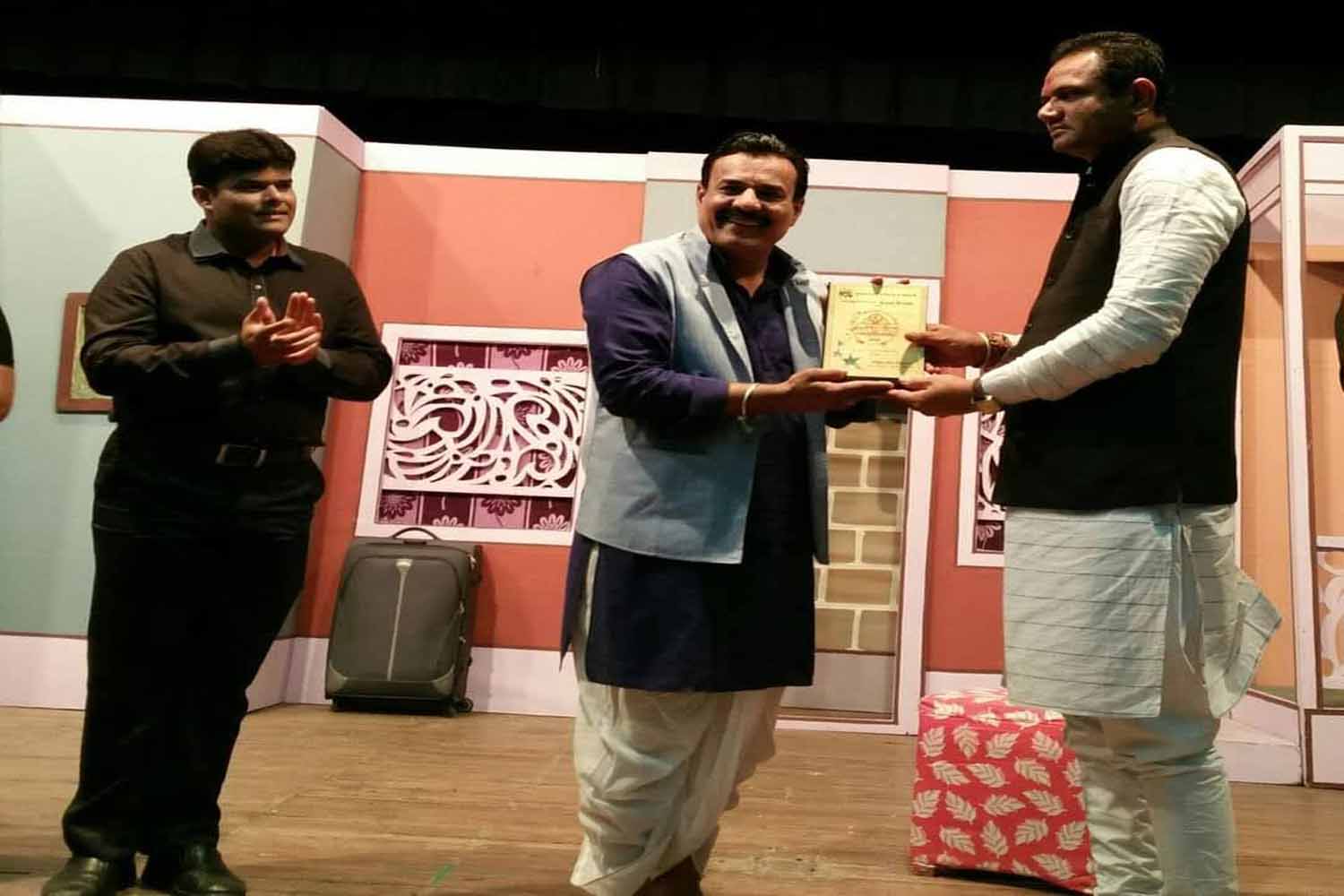 Bapuji Mara Bajigar on stage